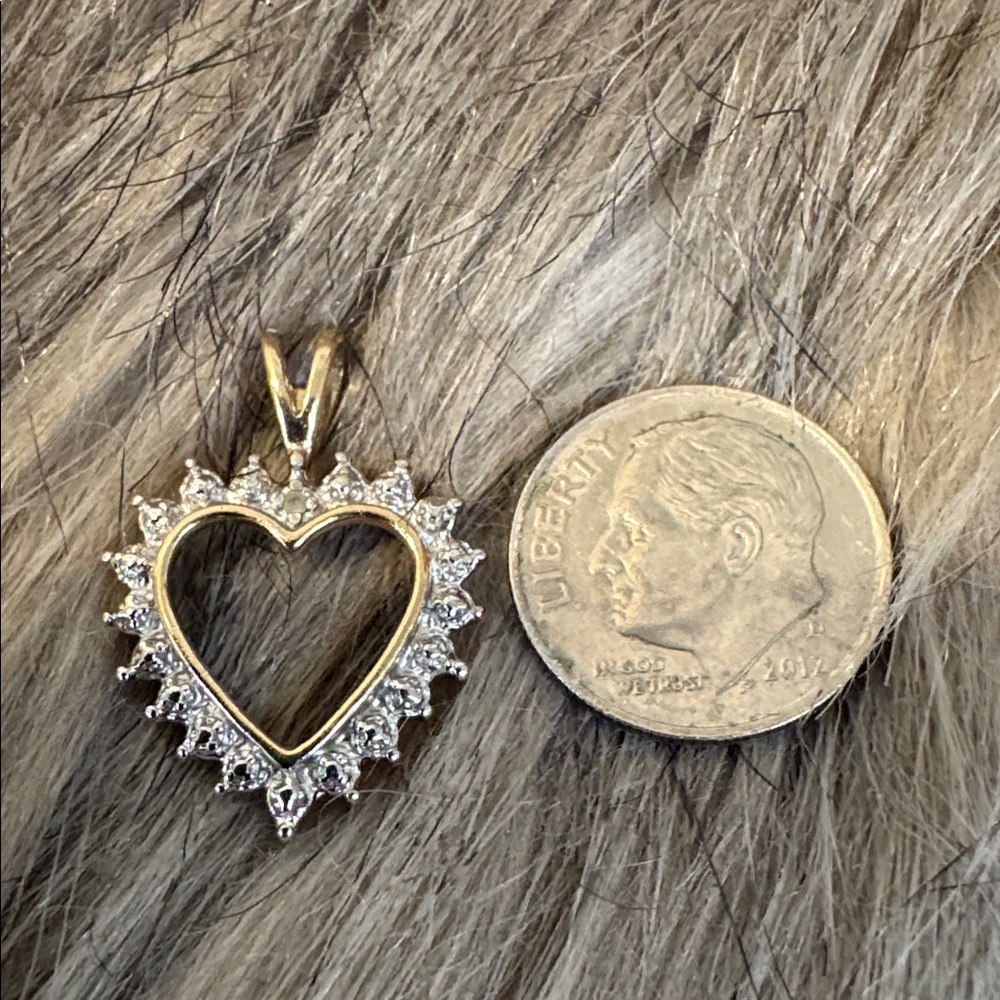 PRICE FIRM Silver Heart Pendant - Picture 3 of 4